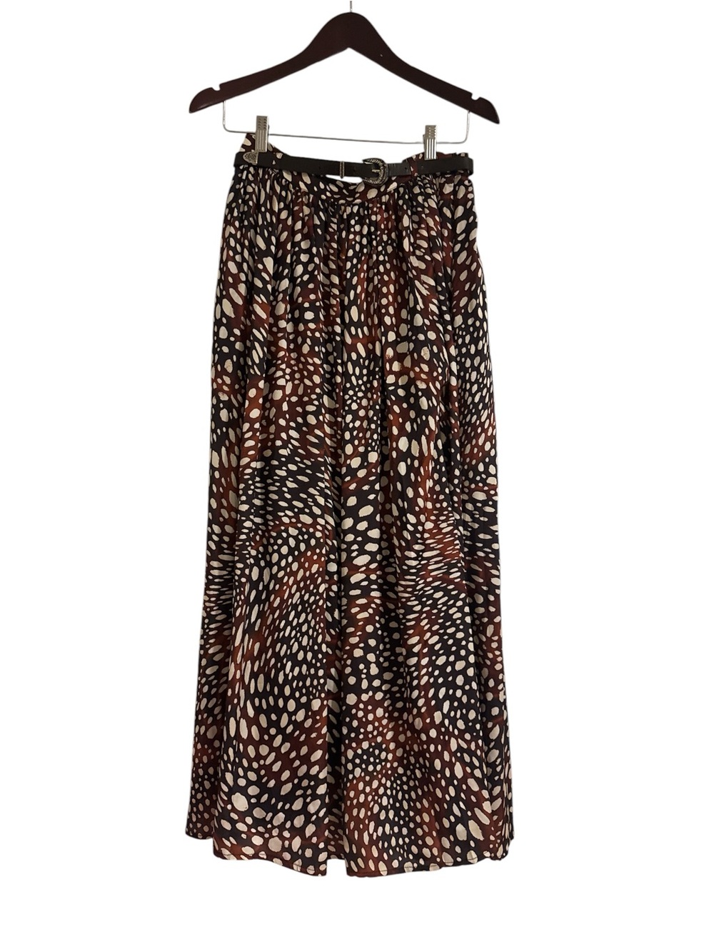 Avec Les Filles-Women's High Slit Western Belt Maxi Skirt in Brown Spotted